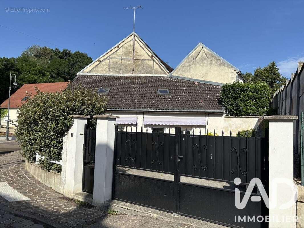 Maison 103 m² à Villefargeau  - photo 5