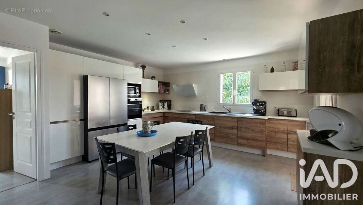 Maison 180 m² à Pont-Saint-Esprit  - photo 7