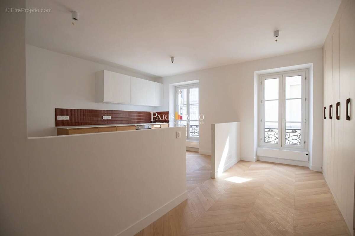 Appartement à PARIS-18E