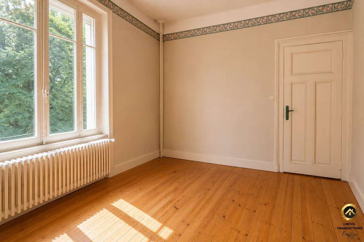 Maison 6 pièces de 150 m² en bord de Saône avec dépendance - photo 7