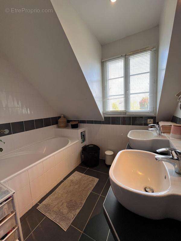 Maison à SAINT-DENIS-EN-VAL