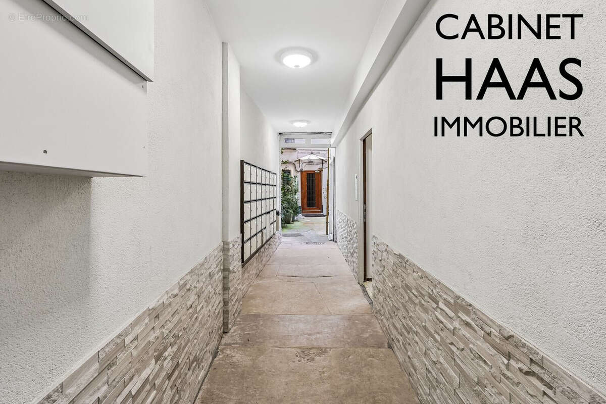 Hall - Appartement à PARIS-11E