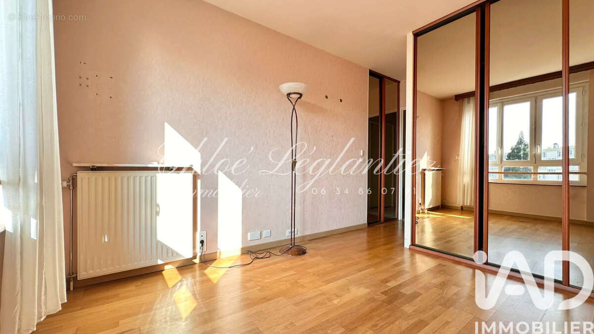 Photo 9 - Appartement à LE PLESSIS-TREVISE