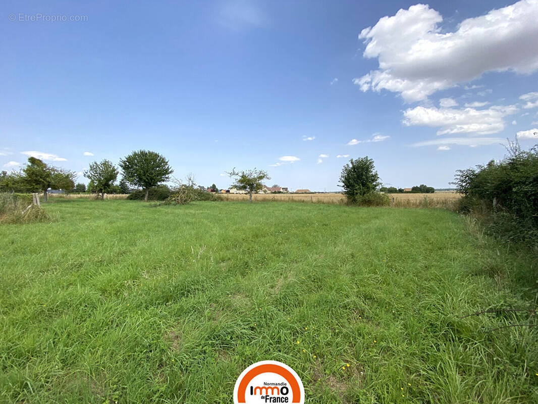 Terrain à LE PLESSIS-GROHAN