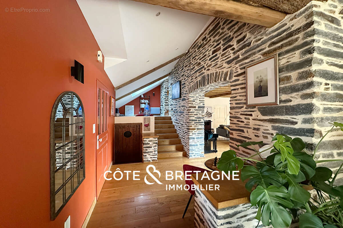 Maison à MALESTROIT