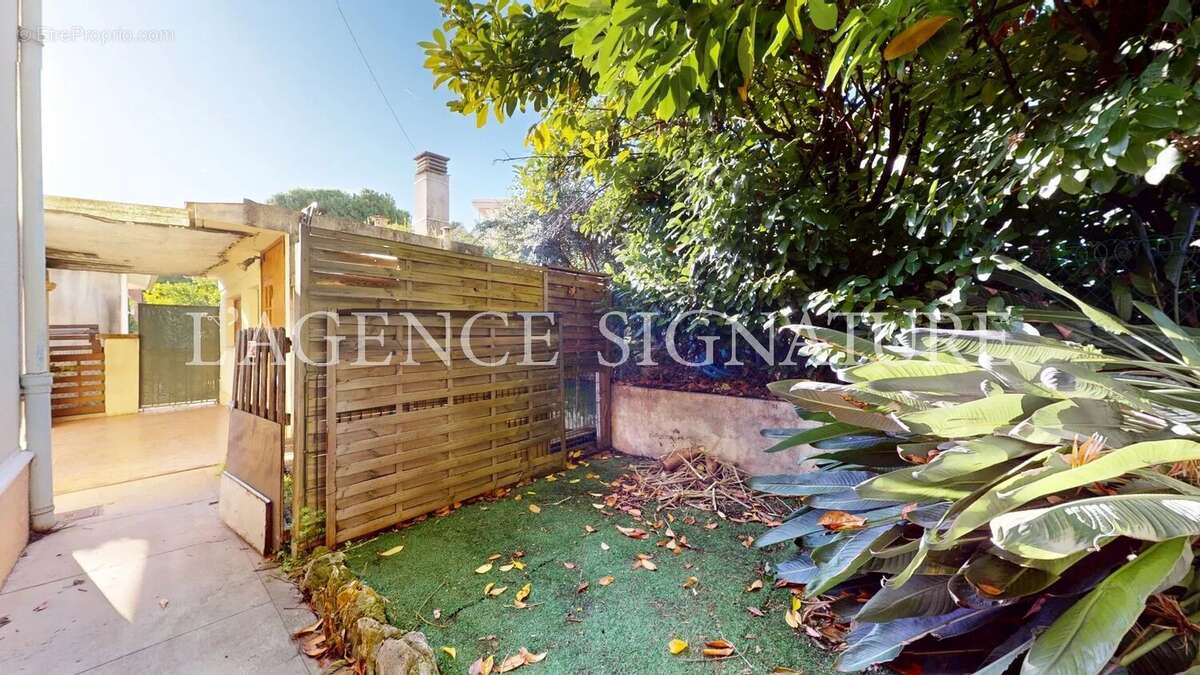 Maison à SAINT-LAURENT-DU-VAR