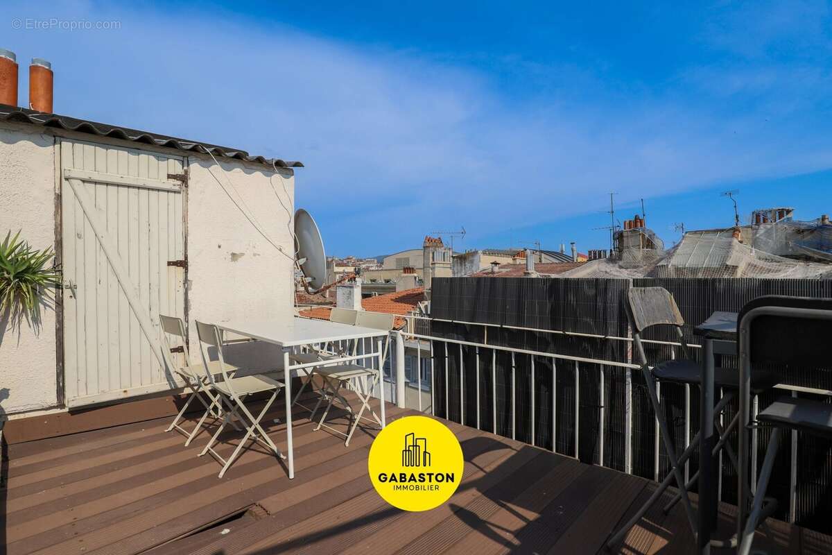 Appartement à MARSEILLE-1E