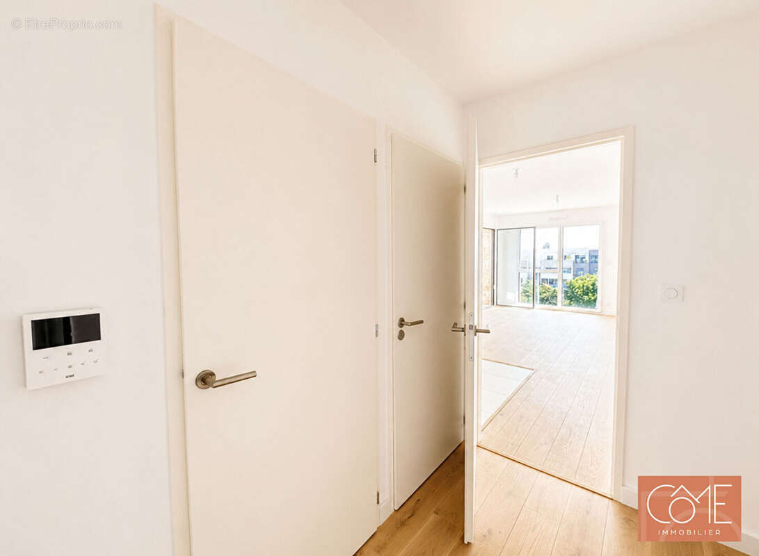 Grand type 2 48,33m² - balcon - avant dernier etage - parking sous-sol - centre-ville - saint-grégoire - photo 8