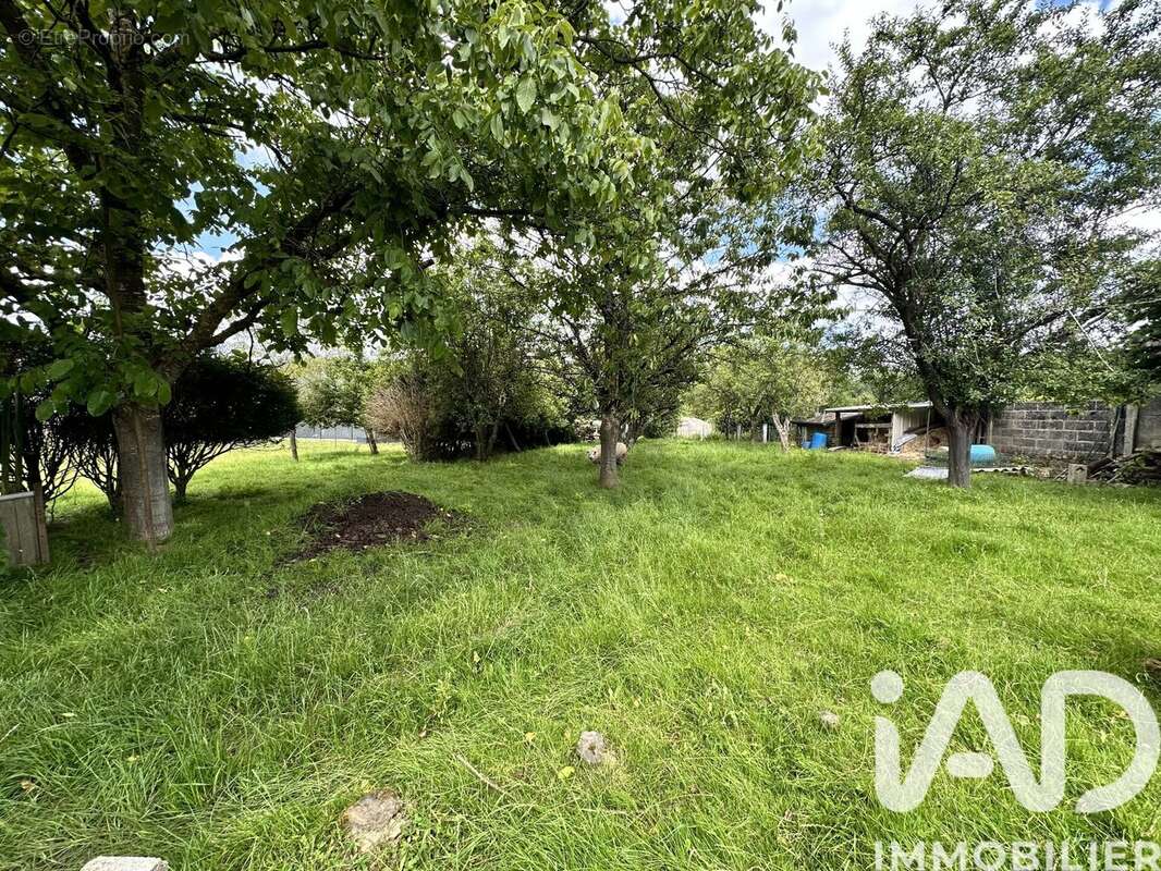 Photo 8 - Terrain à LE CHATELET-SUR-SORMONNE