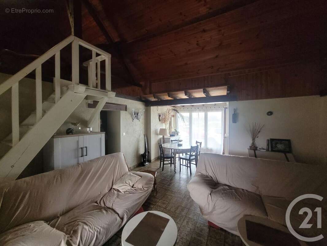 Maison 161 m² à Menetreuil  - photo 7