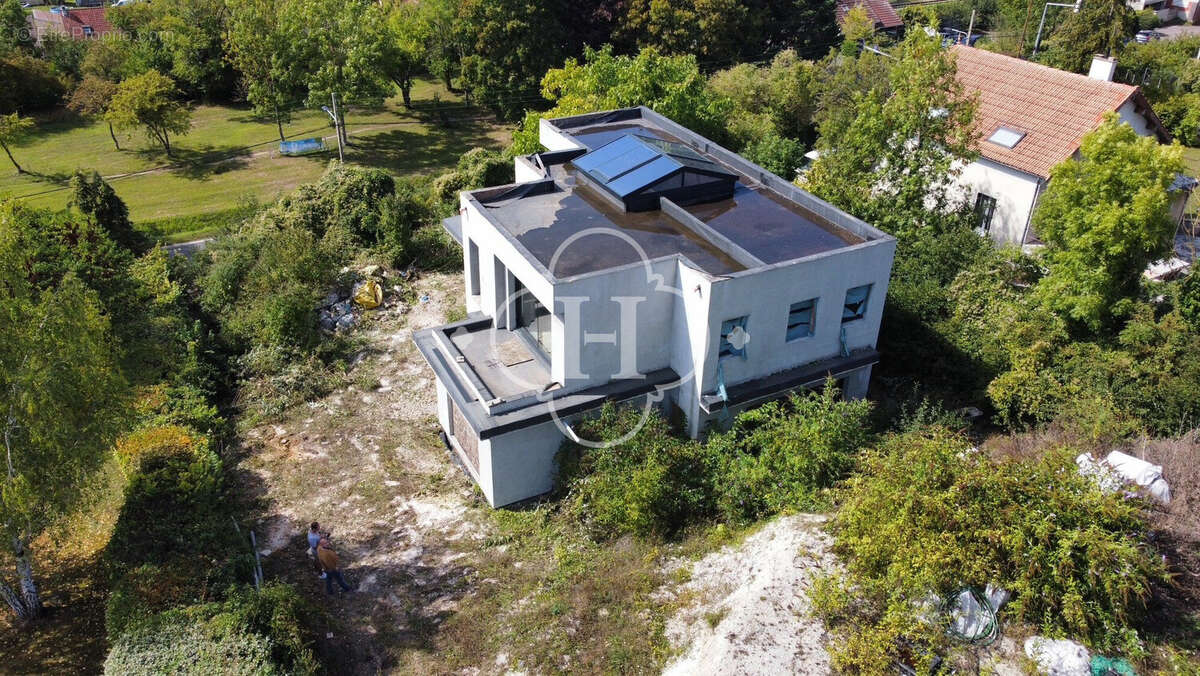 Maison à AULNAY-SUR-MAULDRE