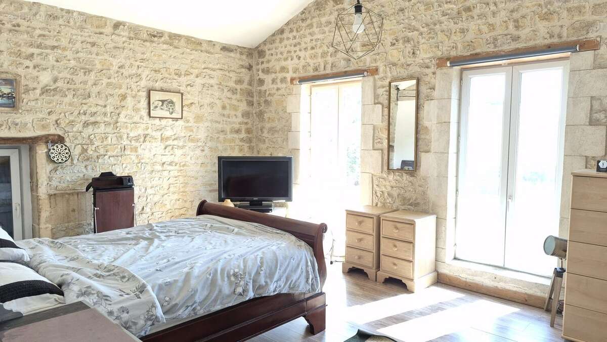 Maison 180 m² à Nere  - photo 9