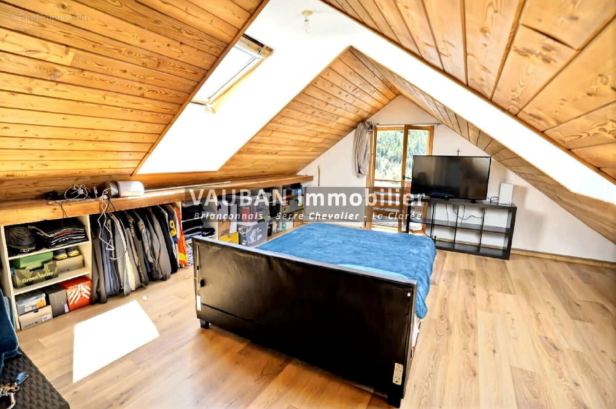 Spacieux duplex de type 4 avec balcon, Résidence récente, à Saint-Martin-de-Queyrières, à 5 min de Briançon - photo 5