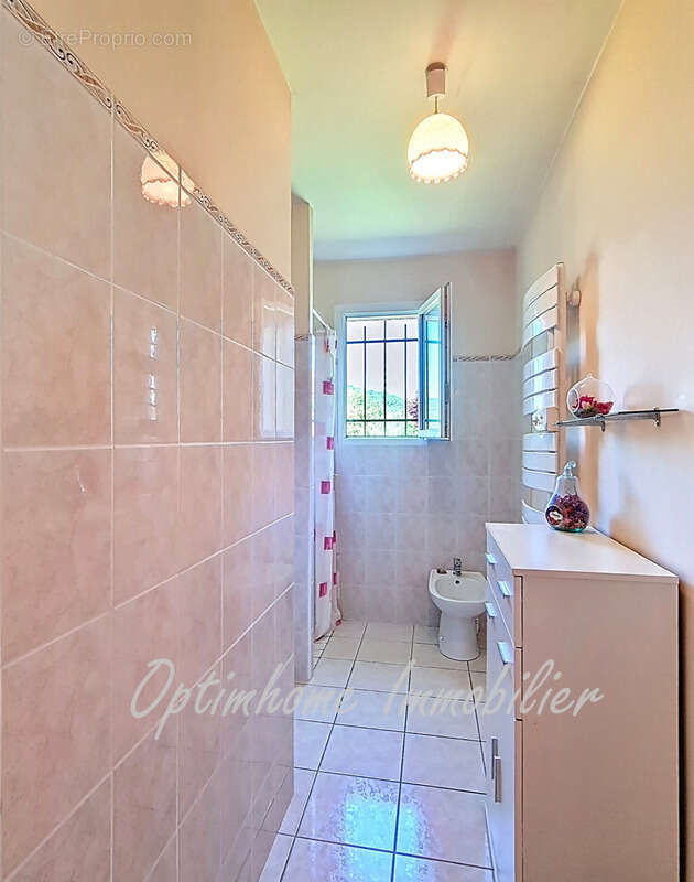 Maison à MONTAIGU-DE-QUERCY