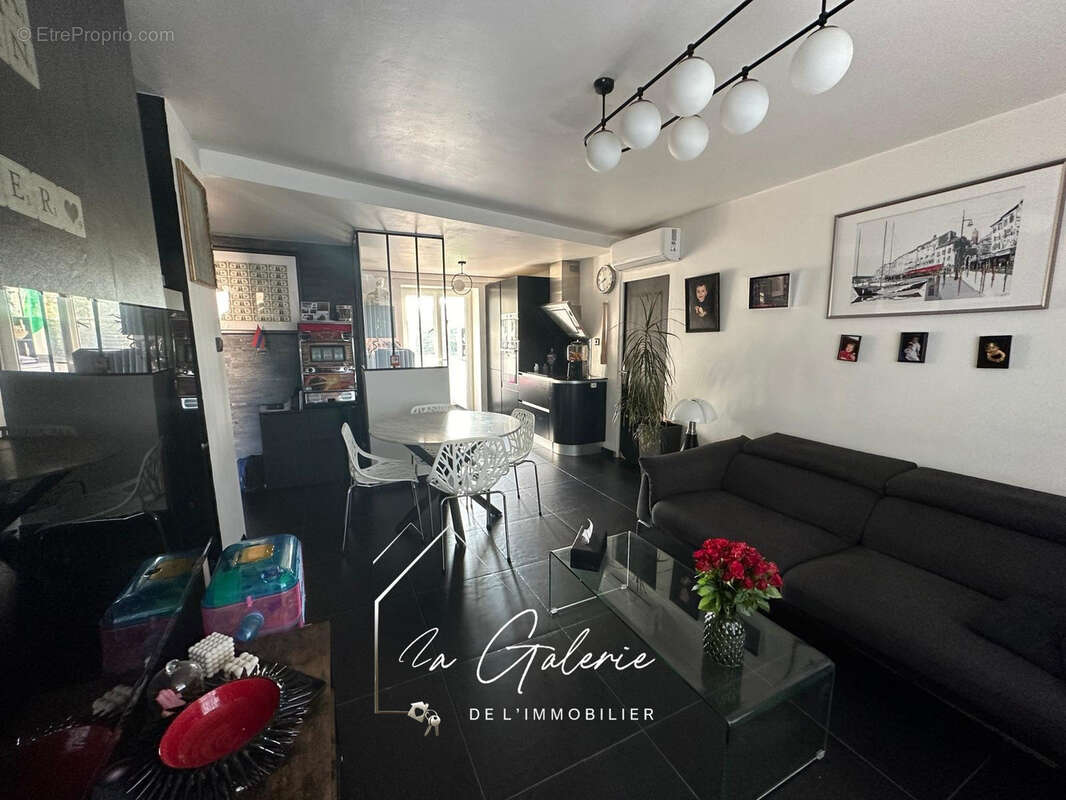 Appartement à SAINT-MARTIN-D'HERES