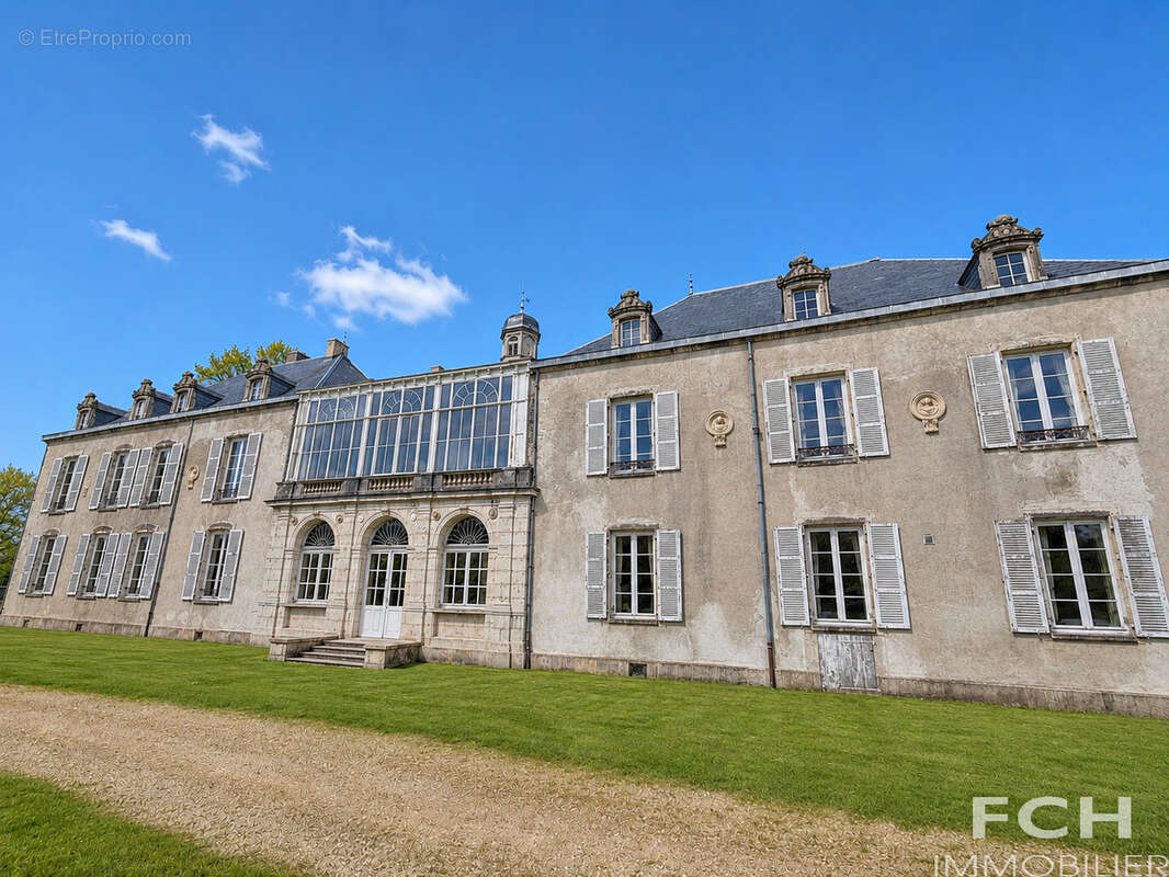 Demeure sur 2,5ha, 11 chambres 7 salles d'eau - photo 2