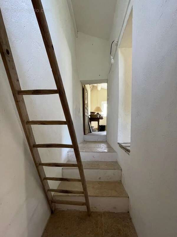 Maison atypique vue dominante - photo 11