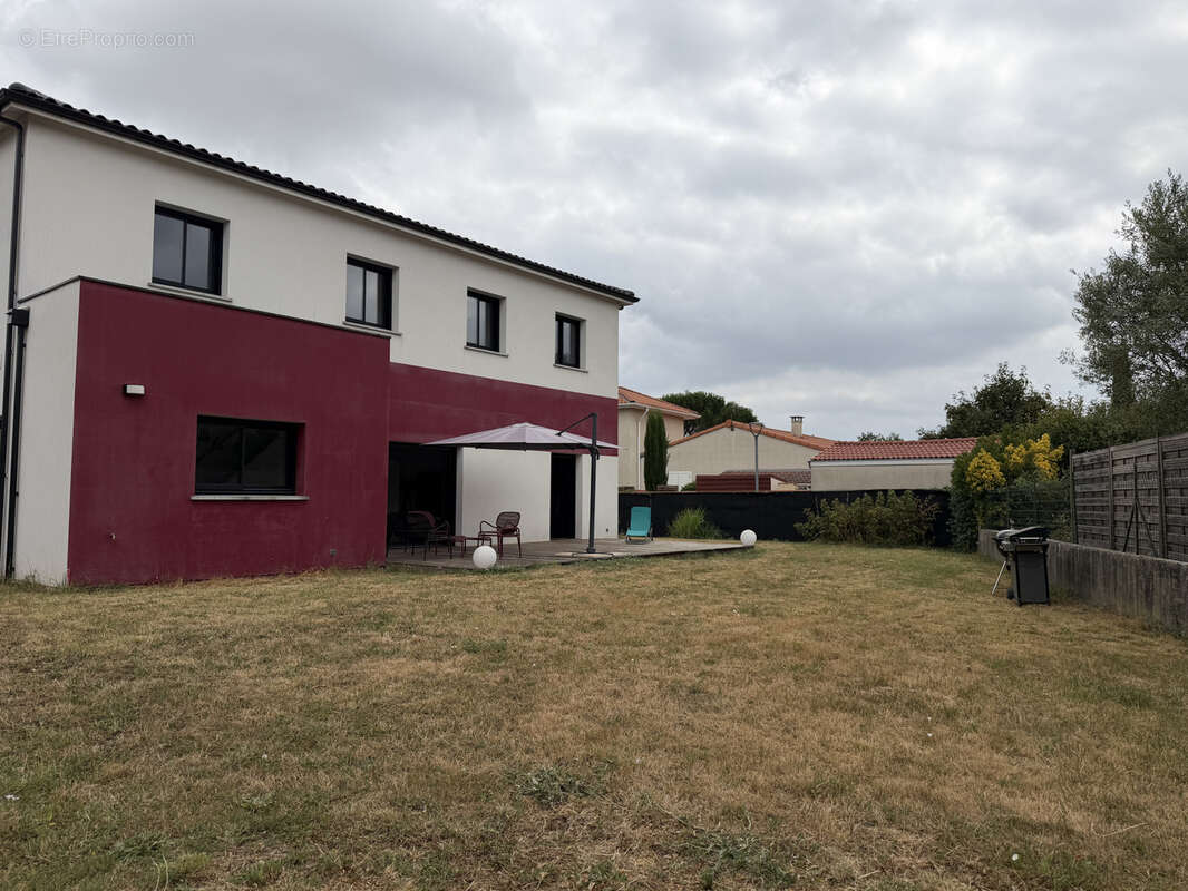AUSSONNE - Maison familiale récente - 156 m2 - 6 chambres - DPE A - - photo 2