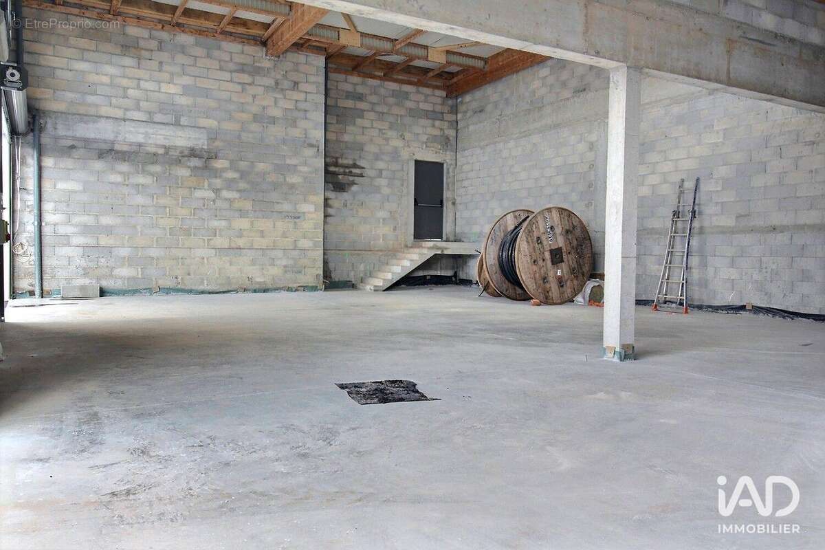 Photo 1 - Commerce à SAINT-MAXIMIN-LA-SAINTE-BAUME