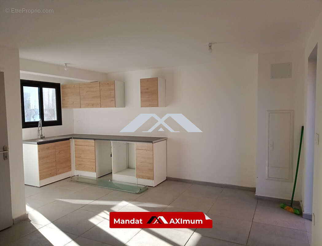 Maison 55 m² à Saint-Louis  - photo 3