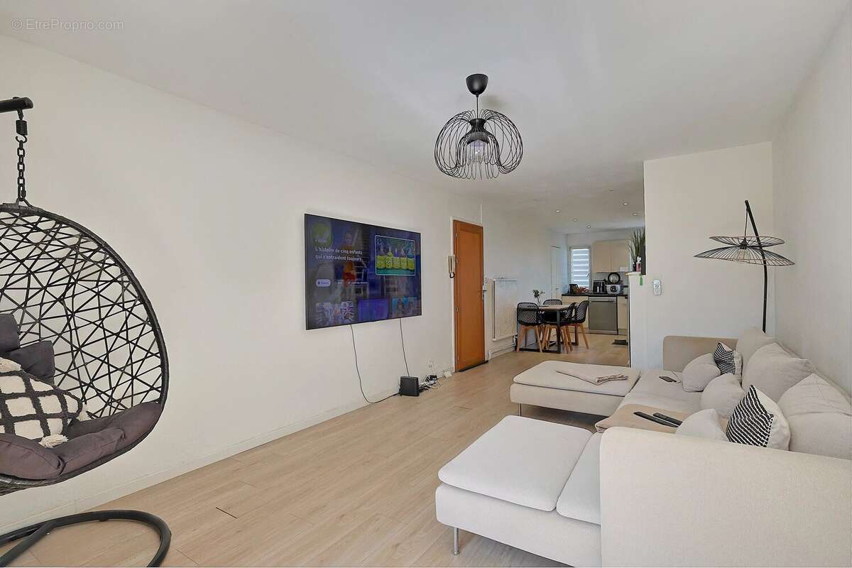 Appartement à VALLAURIS