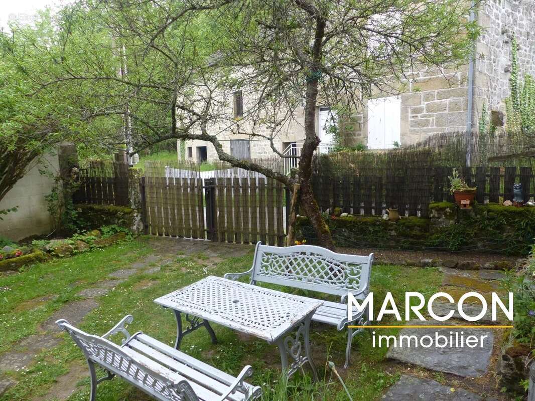 Maison à SAINT-PIERRE-BELLEVUE