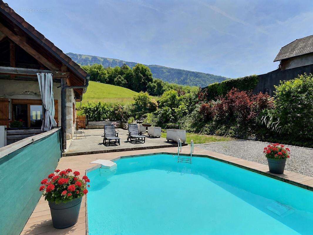 Maison à GRUFFY