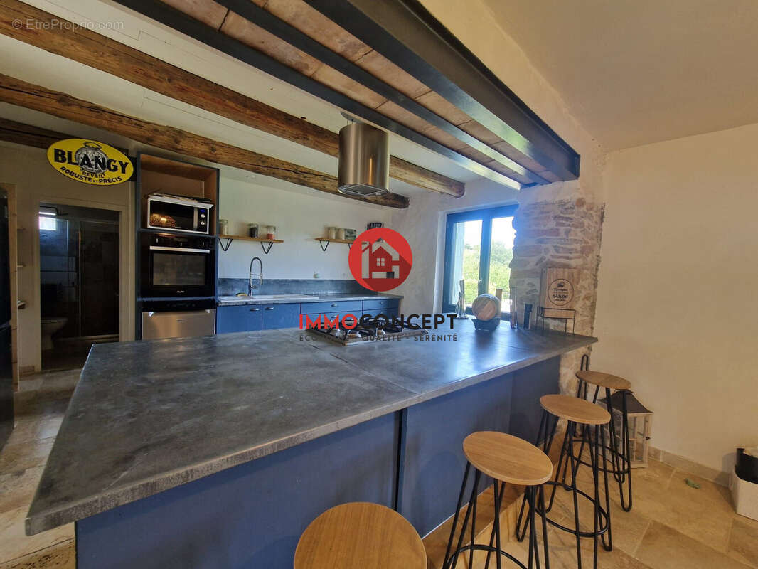 Maison 180 m² à Le Pin  - photo 5