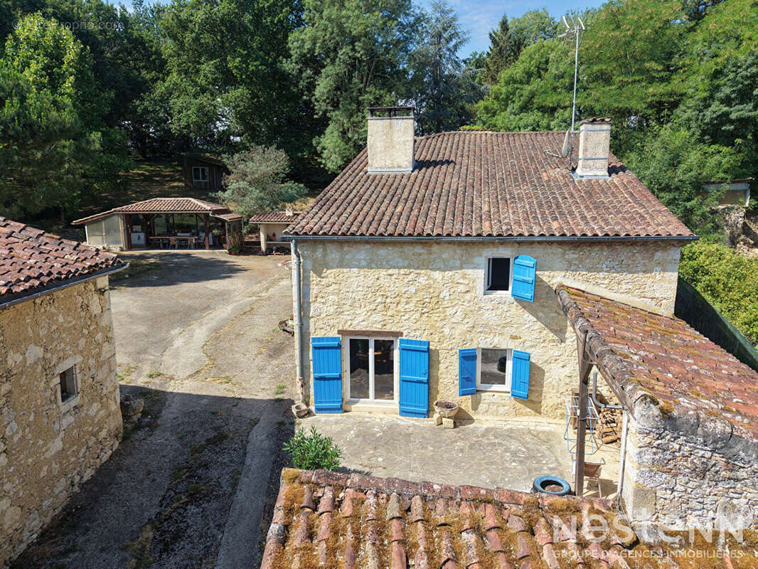 A Vendre Maison en pierre rénovée avec dépendances, piscine et parc arboré sur un hectare - photo 23
