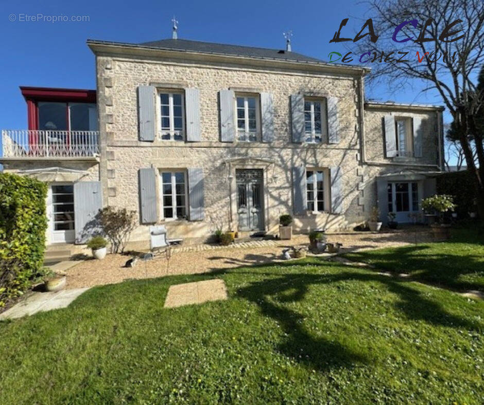 Maison à COULONGES-SUR-L'AUTIZE