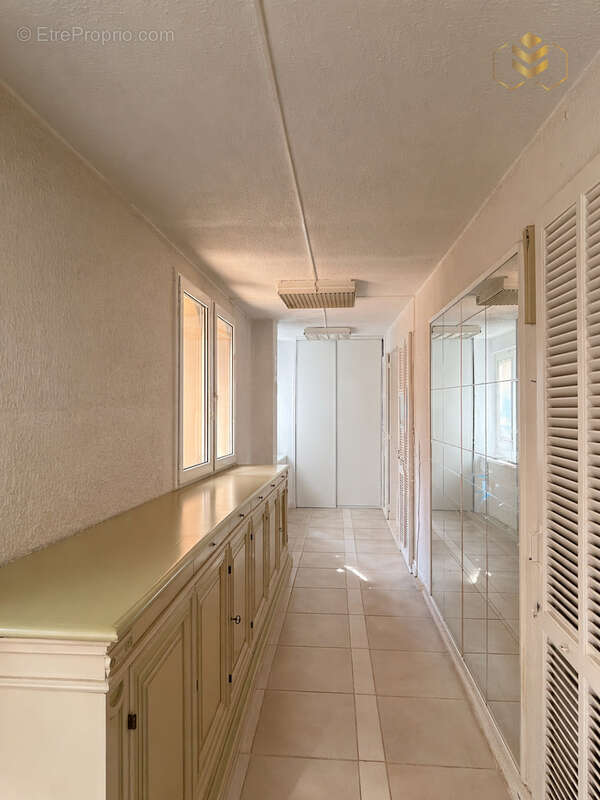 Appartement 3 pièces - pleine vue mer - terrasse et parking - photo 8