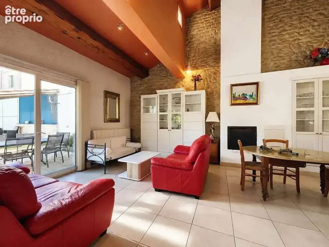 FOURAS – Maison familiale 116 m² • Piscine • Jardin 460 m² • Centre-ville à pied - photo 2