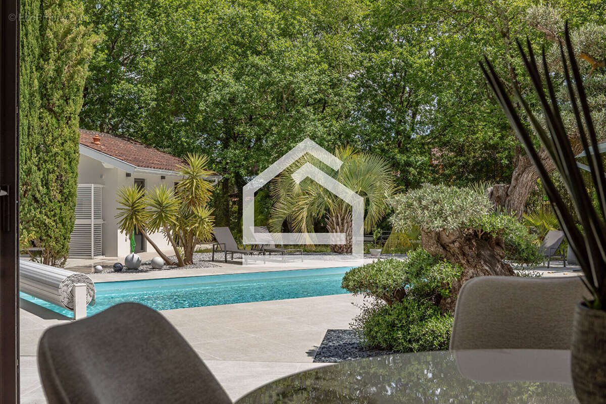 Maison à SAINT-MEDARD-EN-JALLES