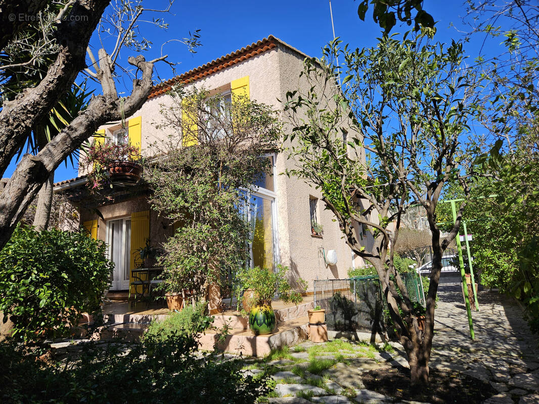 Autre à HYERES