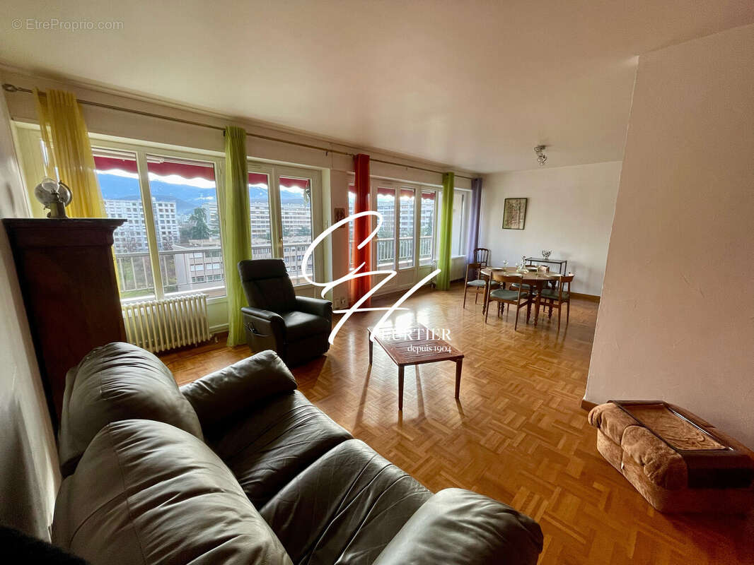 Appartement à ECHIROLLES