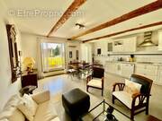 Appartement à VARAGES