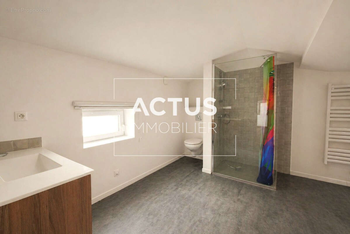 Maison 94 m² à Salon-De-Provence  - photo 7
