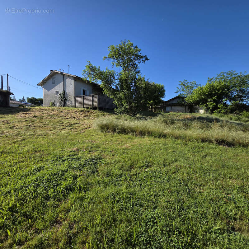 Maison 3 chambres - Terrain 2923m2 - Dépendances - photo 17