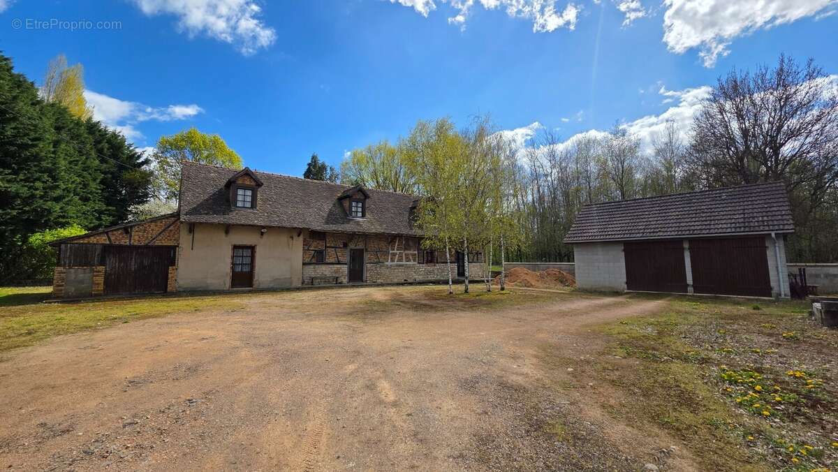 Maison à SAINT-ETIENNE-EN-BRESSE