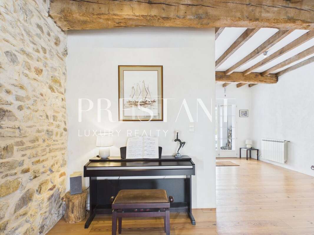 Maison à BARDOS