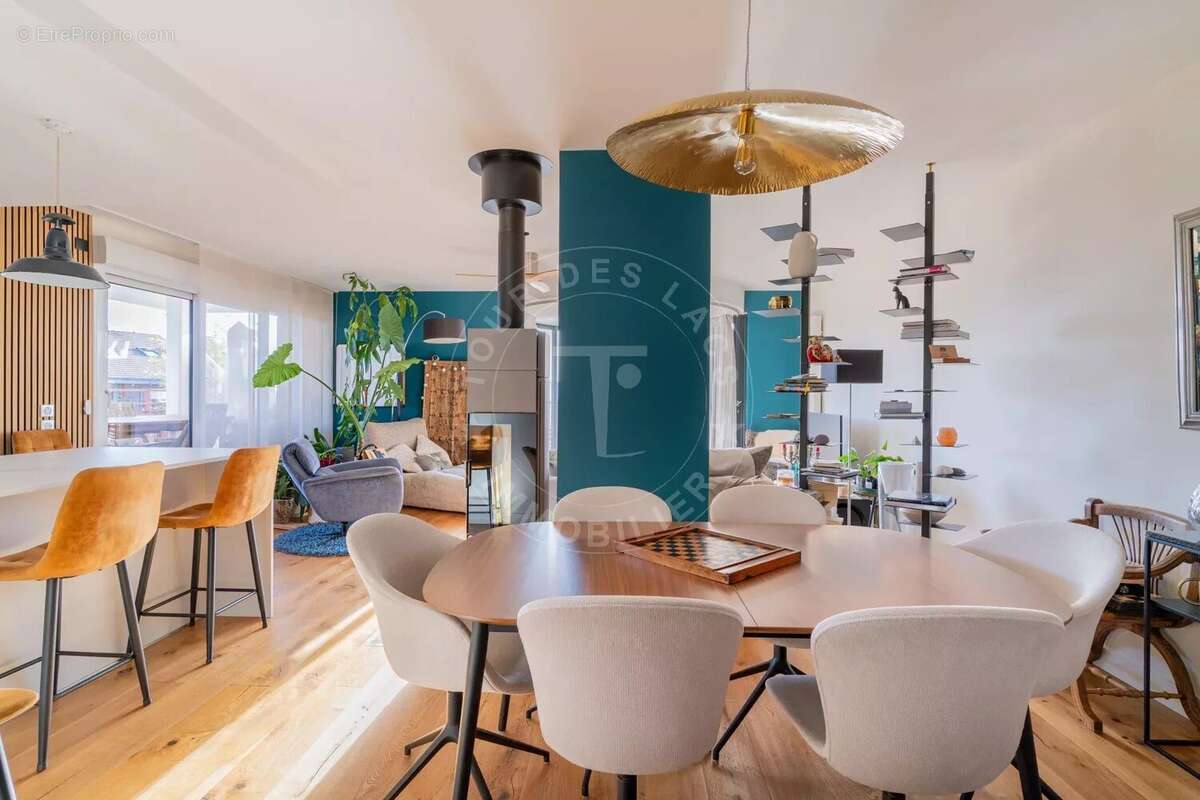 Appartement à POISY