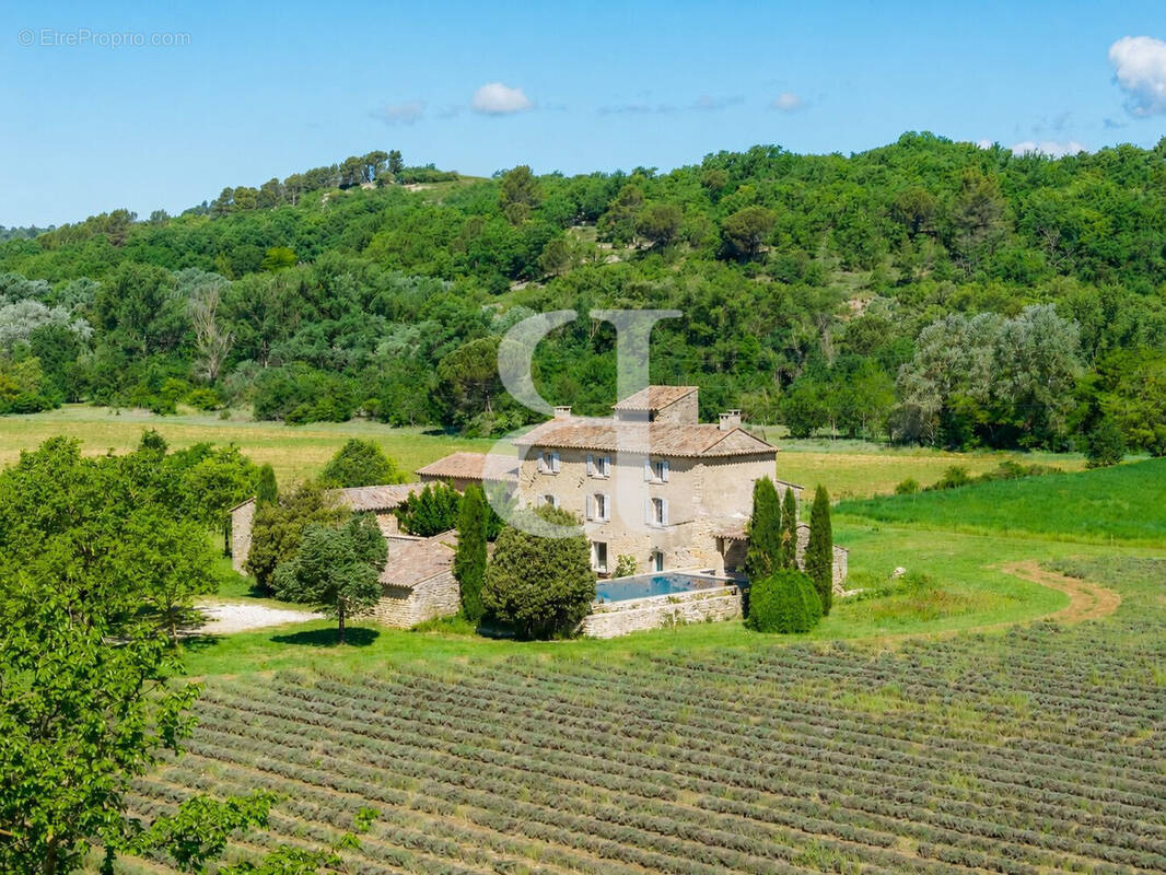 Maison à GORDES