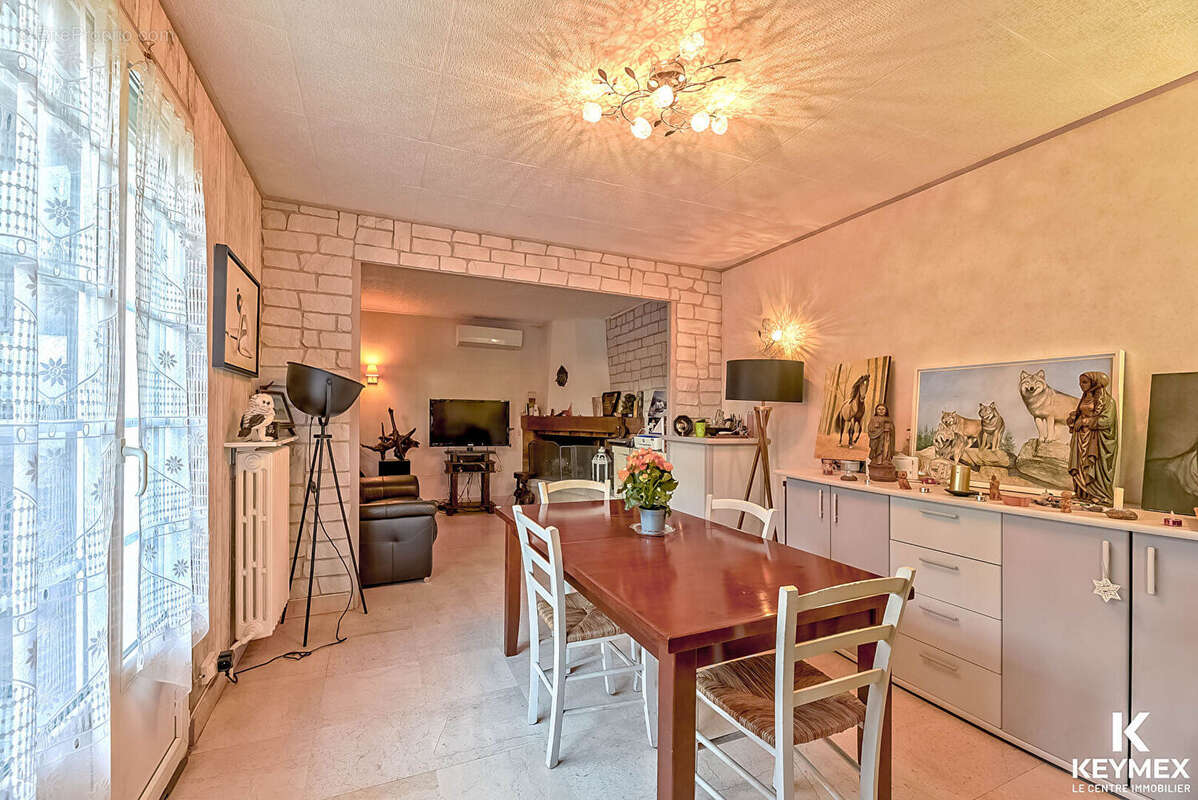 Maison à LE THILLAY