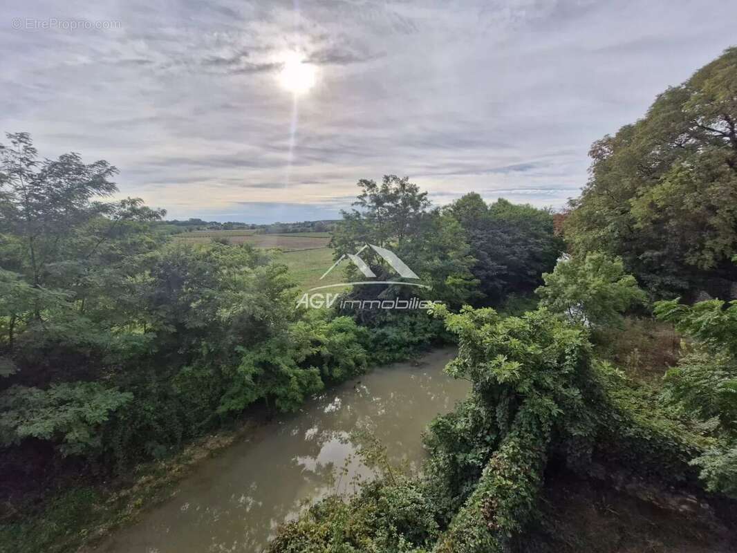 Maison à SAINT-HILAIRE-DE-BRETHMAS