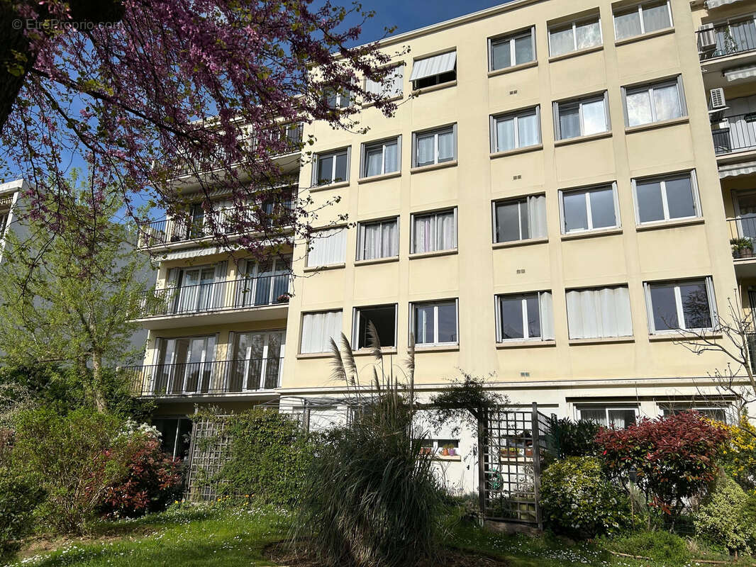 Appartement à SAINT-MAUR-DES-FOSSES