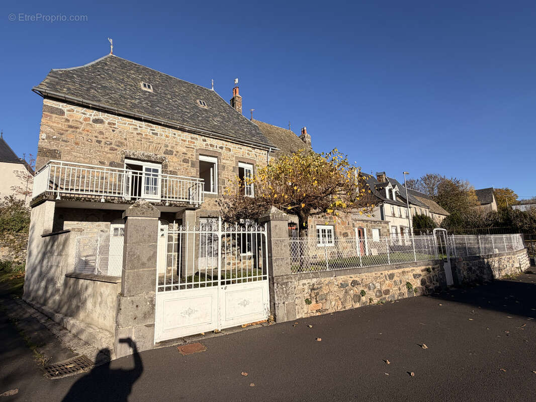 Maison à NEUVEGLISE
