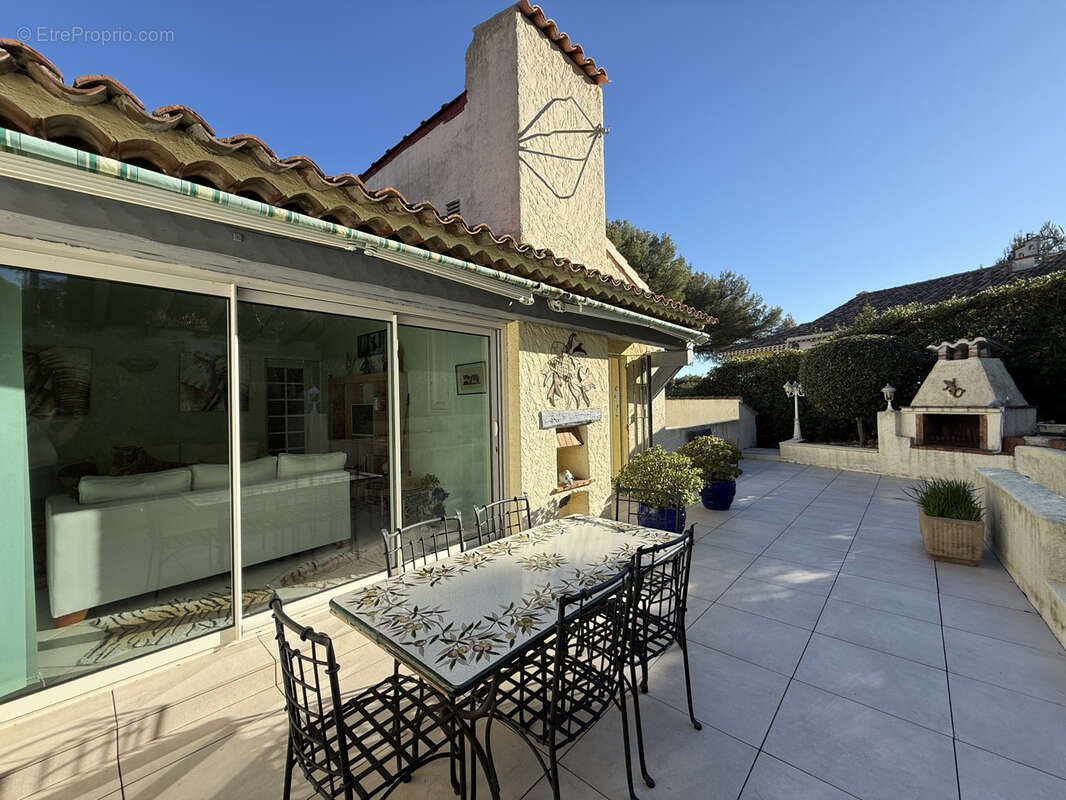 Appartement à ROQUEBRUNE-SUR-ARGENS