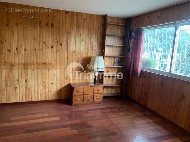 Appartement à SAINT-LAURENT-DU-VAR