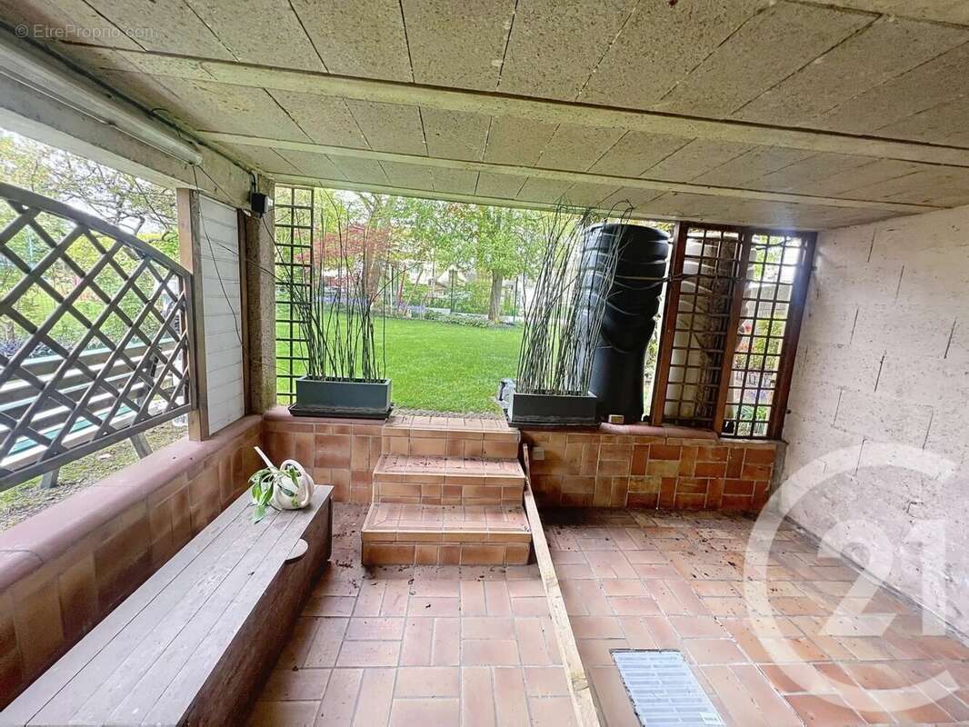 Maison à LE THILLAY