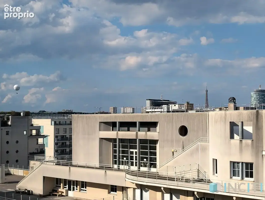 Grand studio dernier étage - Issy Cœur de Ville – secteur Mairie d'Issy / Corentin Celton - Vue et lumière - Frais de notaire ré - photo 9